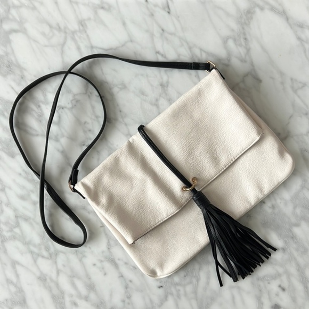 🌼H&M🌼 Vegan Leather Tassel Flap Front Crossbody Bag